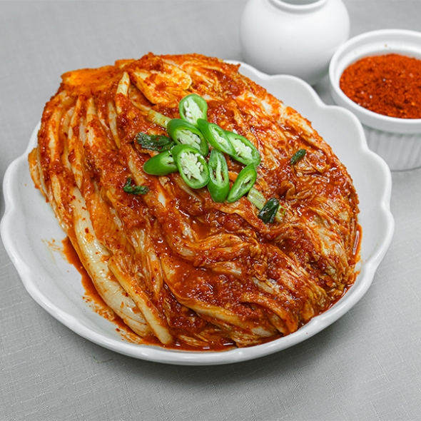 신선한 재료로만든 매운김치(푸)